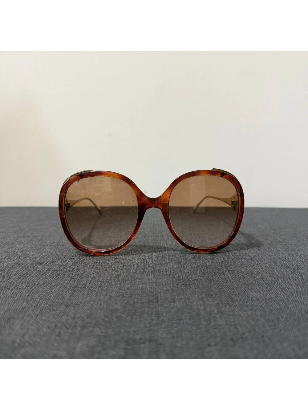 Gucci Women’s Oversized Brown Sunglasses Gold Interlocking GG Logo Gradient Lens